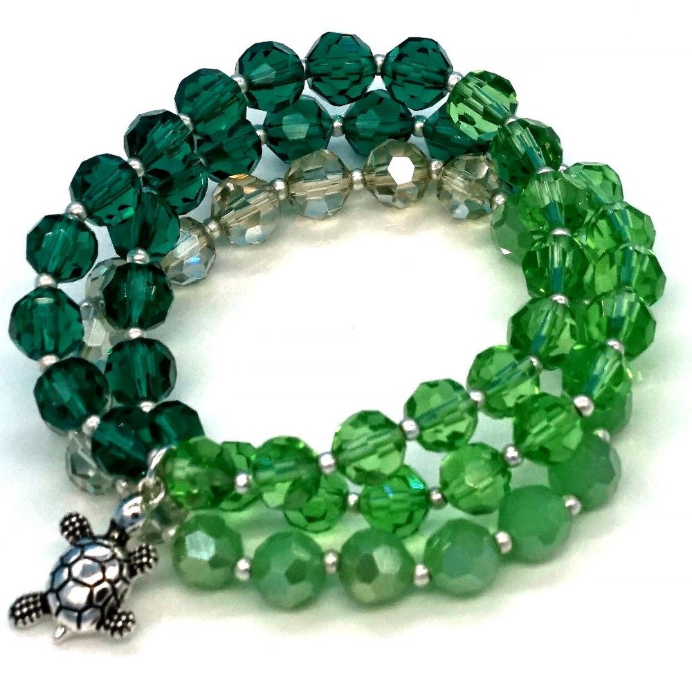 Bracelet 3 Strands Shades of Green Glass Beads Emerald Peridot Turtle